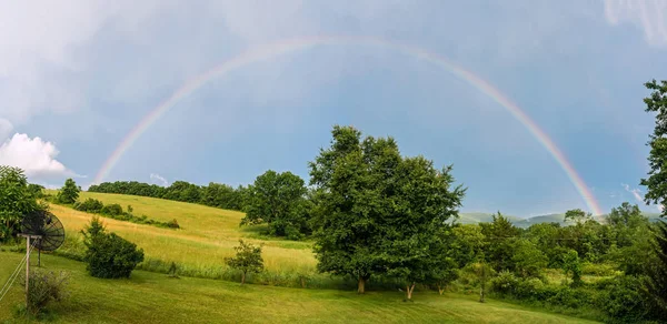 Full Summer Rainbow — Stock Photo, Image