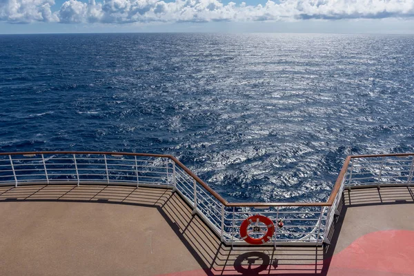 Сонячне світло на Атлантичний океан — стокове фото