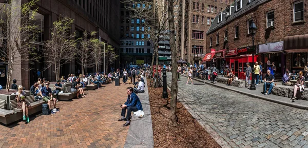 Lunch Hour Panorama — Zdjęcie stockowe