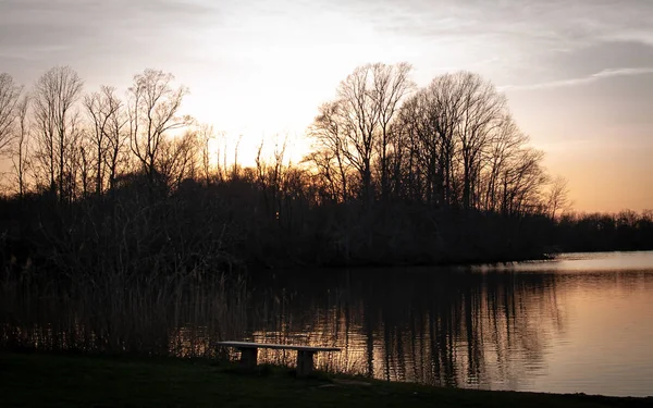 Una Vista Atardecer Alto Contraste Del Lago Marlu Thompson Park — Foto de Stock