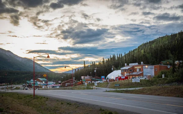 Denali Village Twilight — Stockfoto