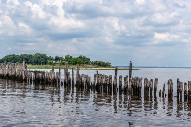 Körfezdeki sütunlar