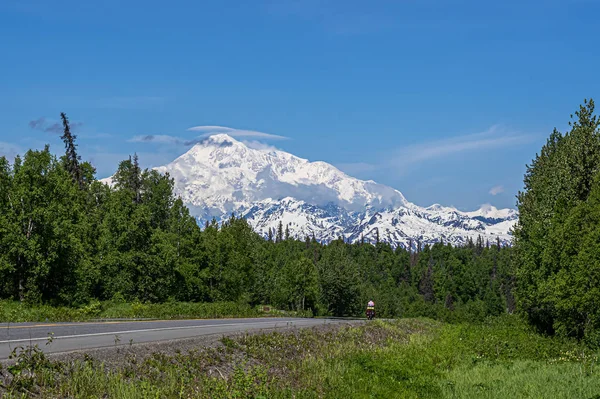 Μια Καθαρή Γραφική Θέα Της Denali Από Πολλά Μίλια Μακριά — Φωτογραφία Αρχείου