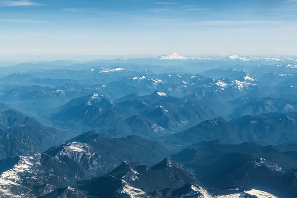 Washington Rainier Dağı Nın Kapalı Olduğu Bir Hava Manzarası — Stok fotoğraf