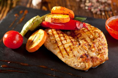 Sebzeli ızgara tavuk