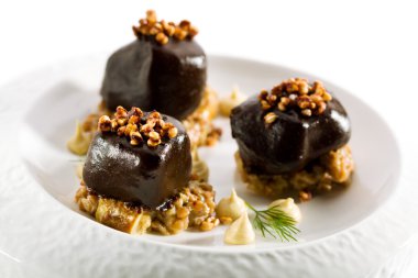 Sırlı Dana eti dilim buğday ve mantar ile