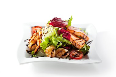 ızgara deniz ürünleri salatası