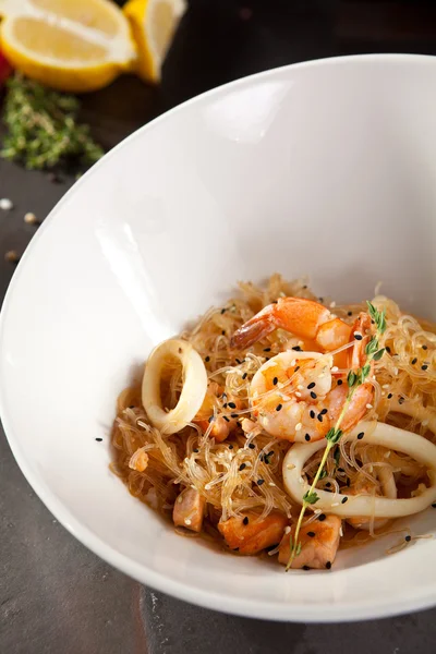 Noodles de cristal cu fructe de mare — Fotografie, imagine de stoc