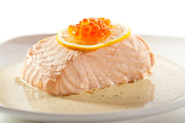 Salmone al vapore con salsa alla panna — Foto Stock