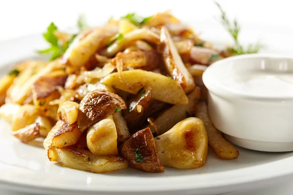 Pan Fried Potatoes with Mushrooms and Onions — Stock Photo, Image