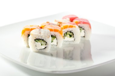 lezzetli suşi roll