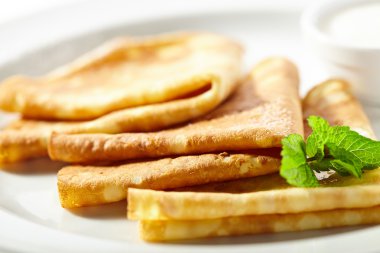 Krepler ekşi krema ile