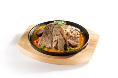 Mantar ve domates ile kuzu kızartma