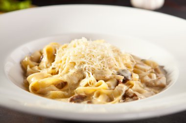 mantar ve parmesan makarna