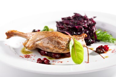 Ördek bacak salata ile