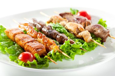 Asya tarzı yemek bile delip