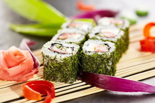 Sushi verde di Maki — Foto Stock