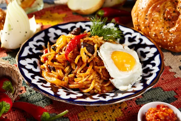 Noodles with Laghman Sauce — Stock Photo, Image