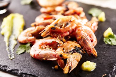 Kurutulmuş karides tava