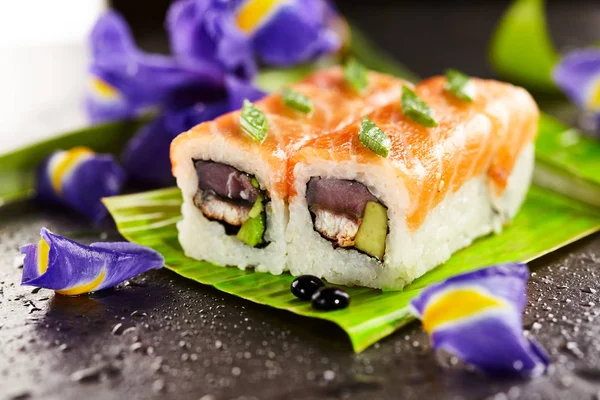 Rotolo di sushi maki — Foto Stock