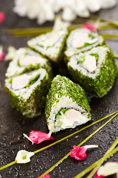 Rotolo di sushi maki — Foto Stock