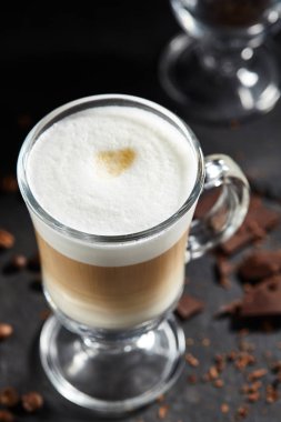 Latte Macchiato kahve kızarmış fasulye ile