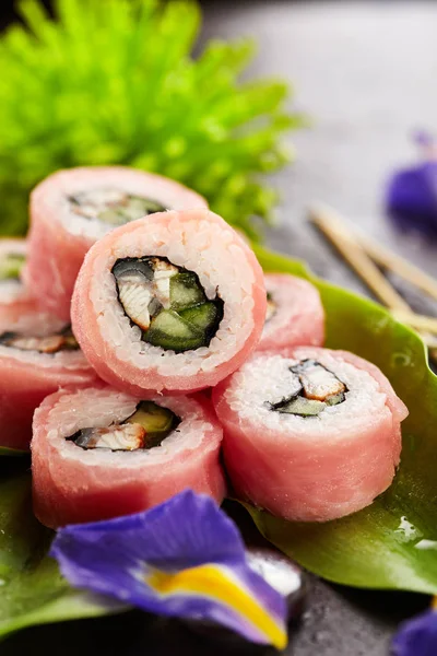 Rotolo di sushi maki — Foto Stock