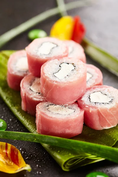 Rolo de sushi maki — Fotografia de Stock