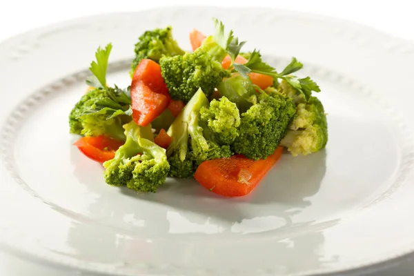 Brócolis e salada de pimentão — Fotografia de Stock