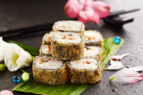 Tempura suşi roll — Stok fotoğraf