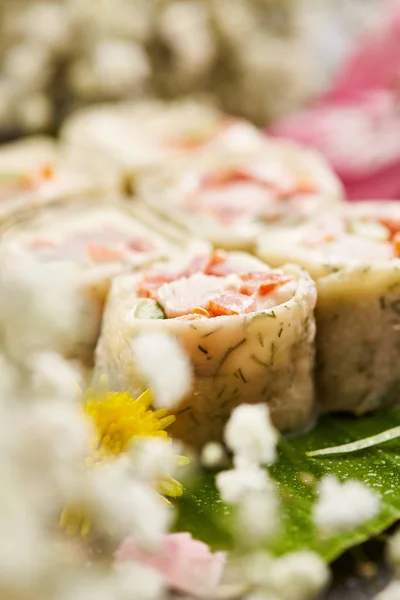 Rolo de sushi de frango — Fotografia de Stock