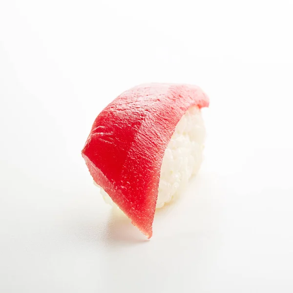 Tonijn nigiri sushi — Stockfoto