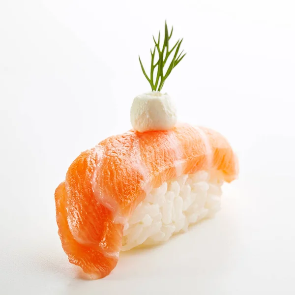 Sushi nigiri di salmone — Foto Stock