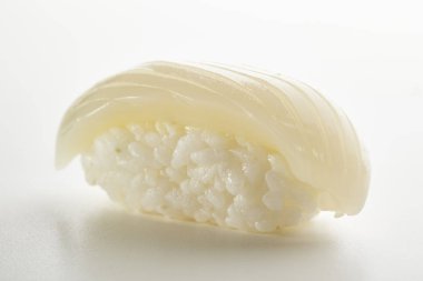 Kalamar Nigiri suşi
