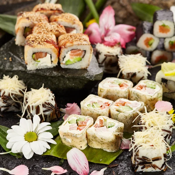 Set sushi japonez — Fotografie, imagine de stoc