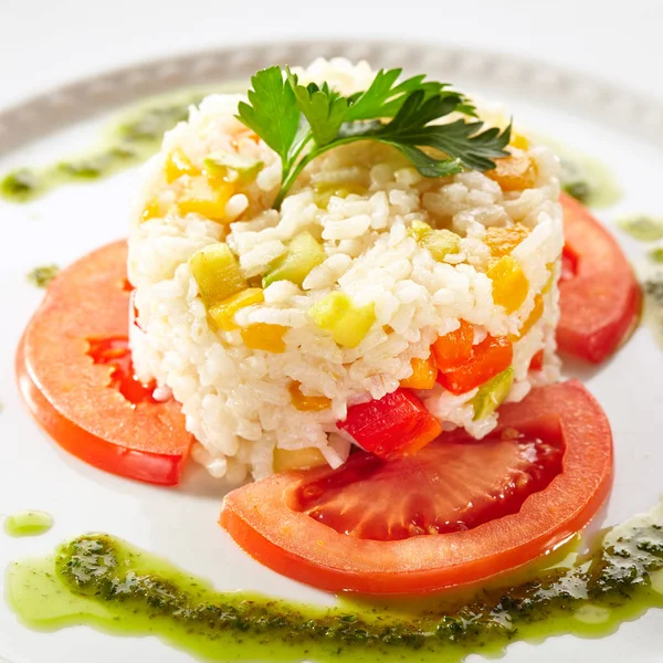 Arroz cocido con tomate — Foto de Stock