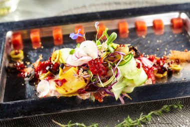 Lüks Nisuaz salatası