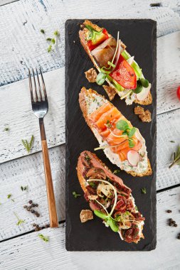 Lezzetli çeşitli Bruschetta