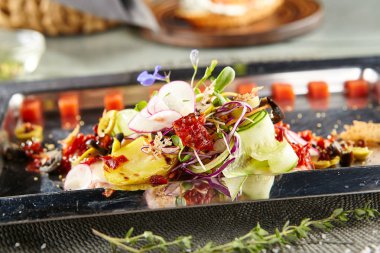 Lüks Nisuaz salatası