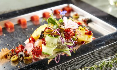 Lüks Nisuaz salatası