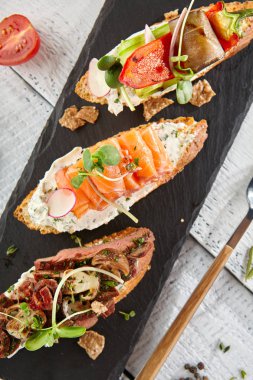 Lezzetli çeşitli Bruschetta
