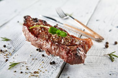Lezzetli ızgara Striploin biftek