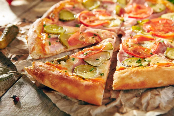 Delicious Fresh Pizza — Stock Photo, Image