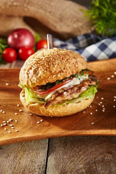 Lezzetli domuz pastırması Burger