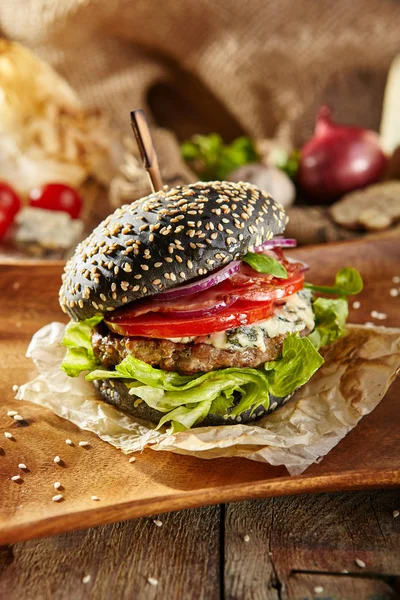 Смачні Burger чорний — стокове фото