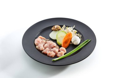 Teppan üzerinde kızartma için malzemeler hazırlanması