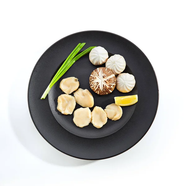 Teppan üzerinde kızartma için malzemeler hazırlanması