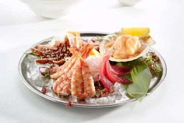 Restoranda nefis Asya menü