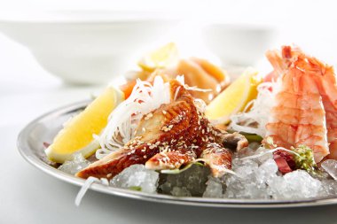 Restoranda nefis Asya menü