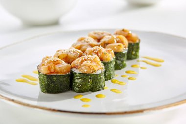 Restoranda nefis Asya menü